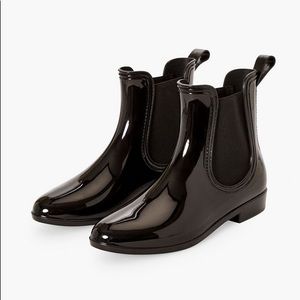 Short black rain booties